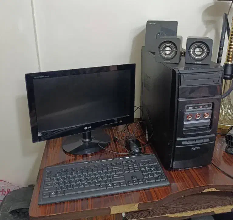 کامپیوتر|رایانه رومیزی|پردیس, فاز ۴|دیوار