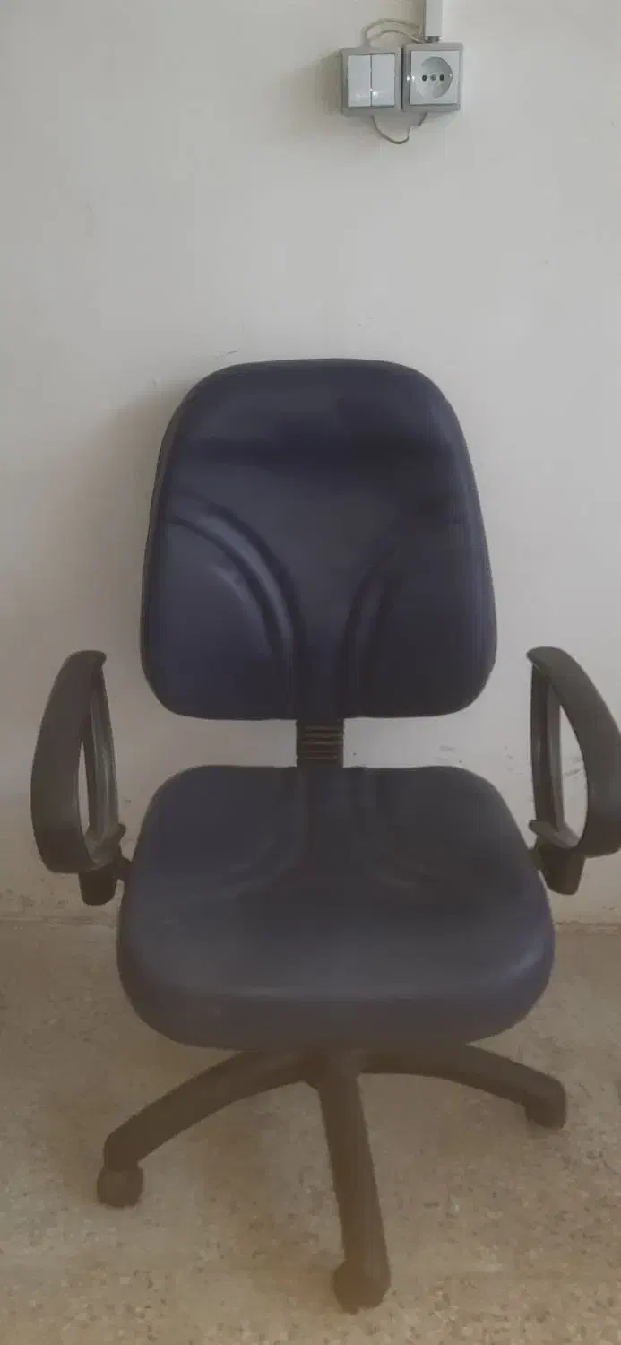 صندلی میز تحریر|صندلی و نیمکت|بروجرد, |دیوار