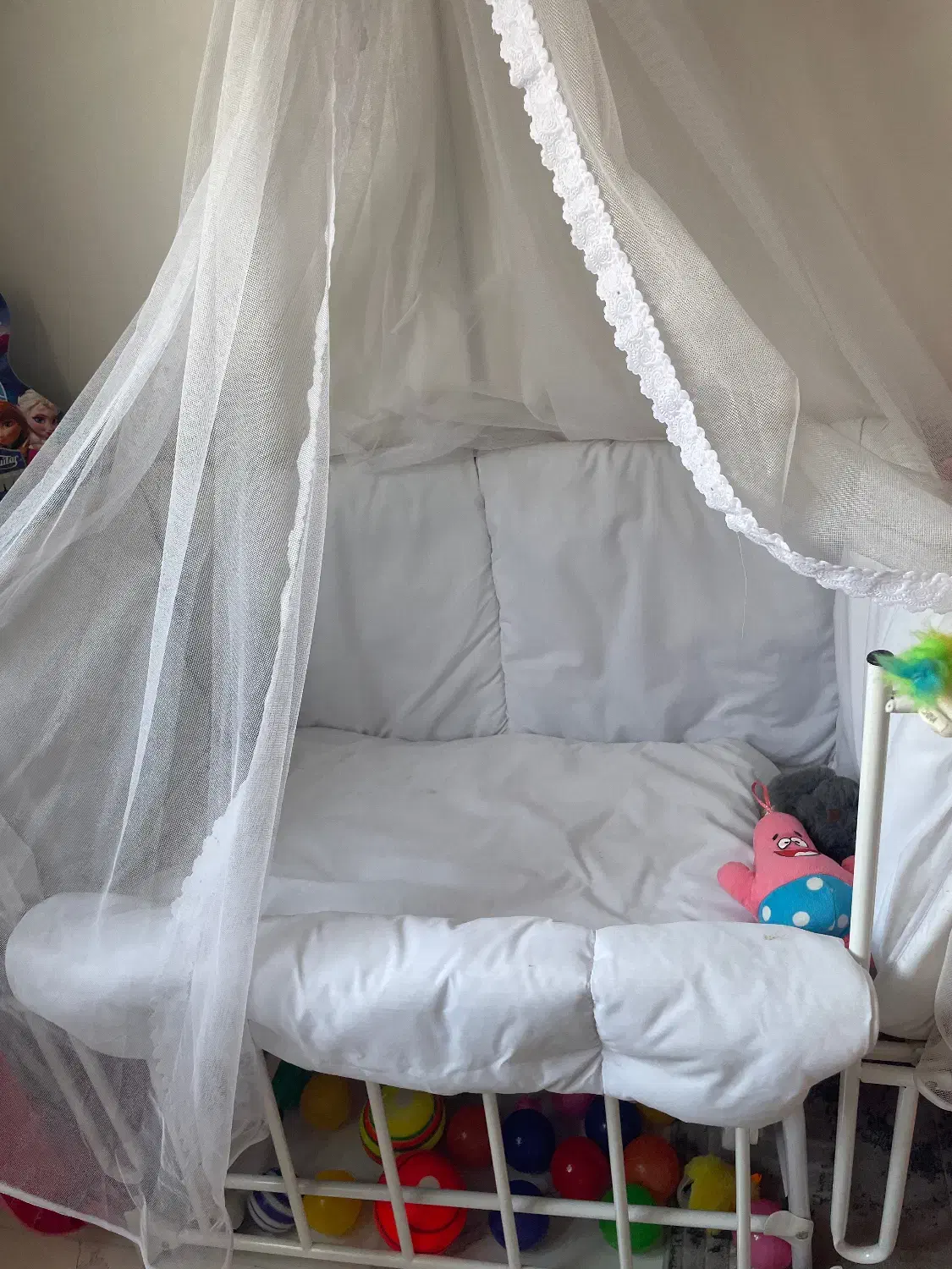 تخت (گهواره)|تخت و صندلی بچه|رشت, پل تالشان|دیوار