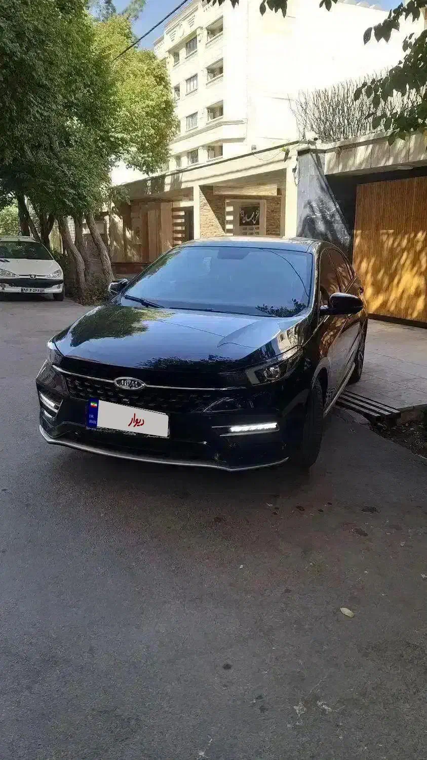 اریزو ۶ اکسلنت 1401|خودرو سواری و وانت|شاهین‌شهر, خبرنگار|دیوار