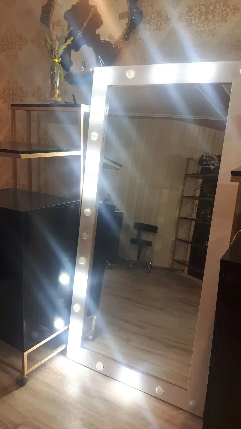 آینه|آرایشگاه و سالنهای زیبایی|میاندوآب, |دیوار