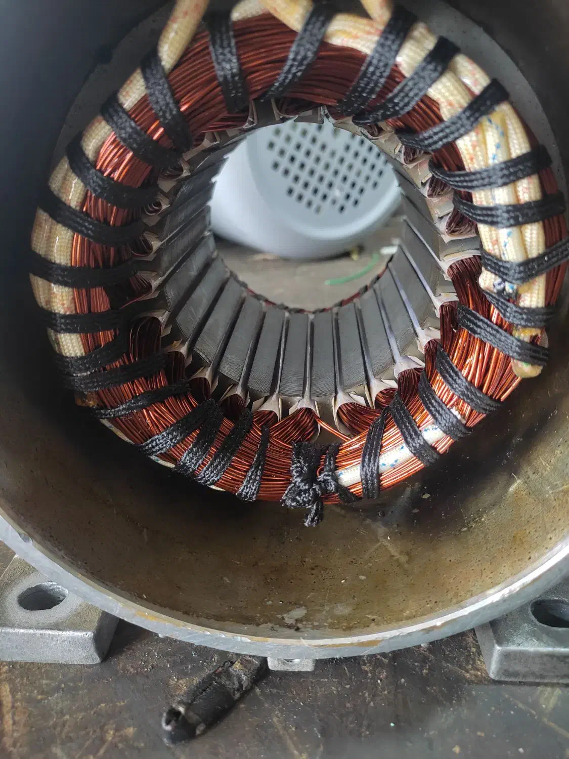 تعمیر بالابر در محل و سیم پیچی|خدمات پیشه و مهارت|تبریز, |دیوار