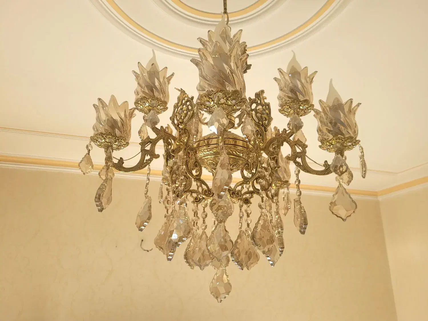 لوستر|لوستر و چراغ آویز|رباط‌کریم, رباط‌کریم|دیوار