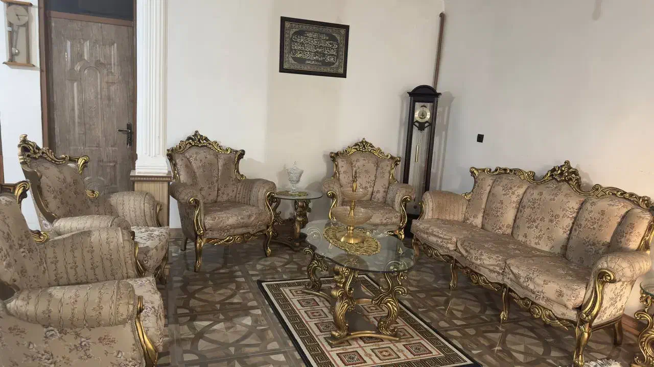 مبلمان ۹نفره چوب دست ساز کم کارکرد|مبلمان خانگی و میز عسلی|آبیک, |دیوار