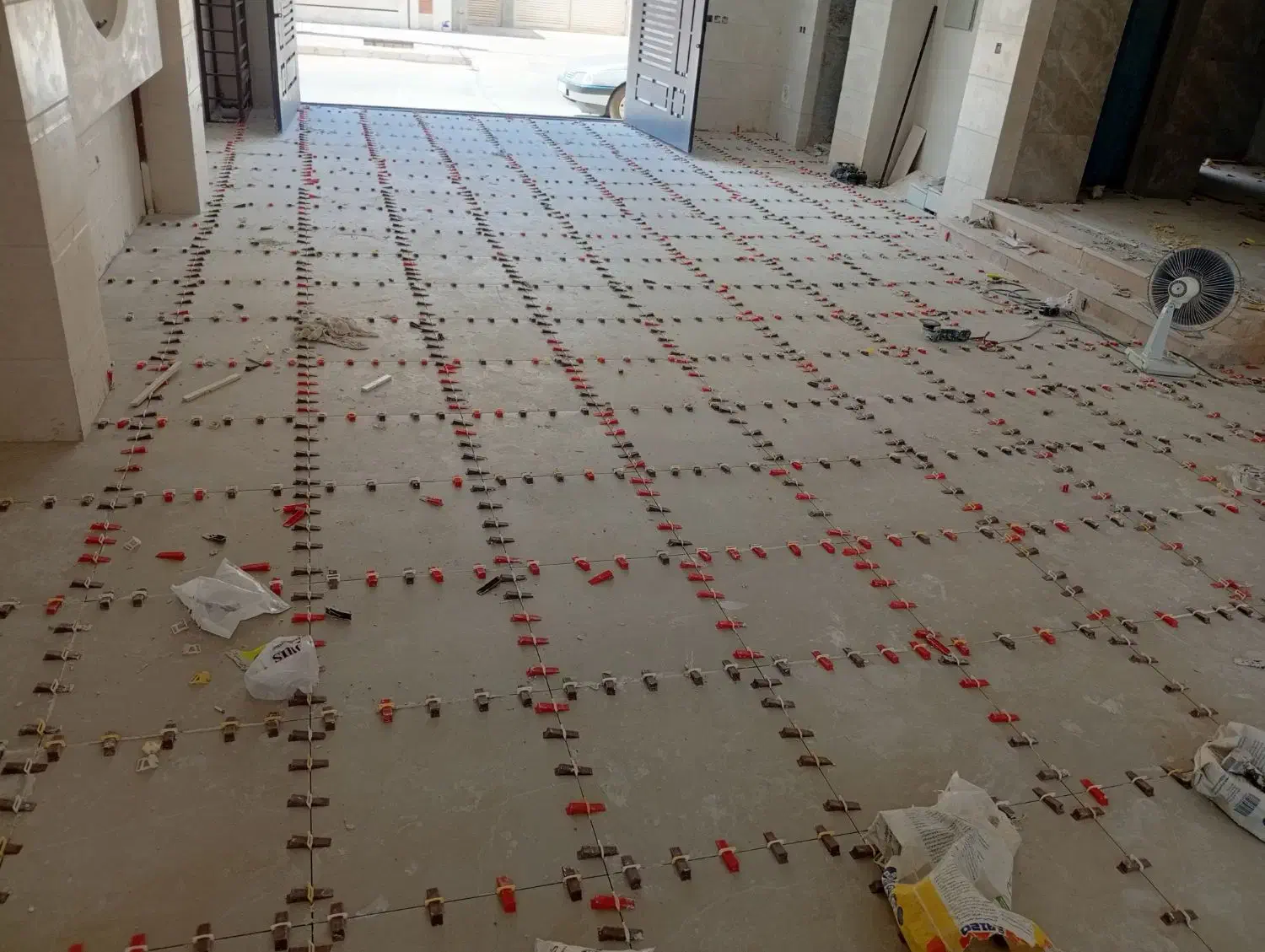 نیازمند استا‌ و شاگرد  برای اجرای کاشیکاری چسبی|خدمات پیشه و مهارت|رفسنجان, |دیوار