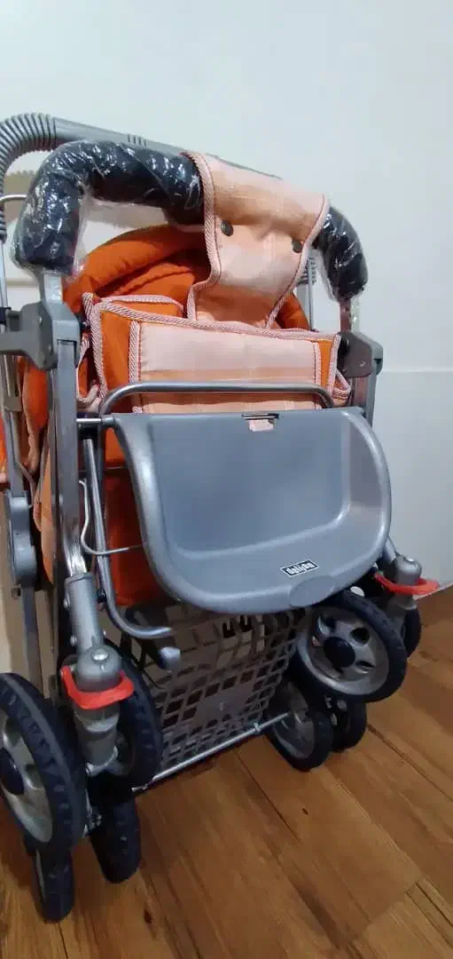 کالسکه و کریر و تخت بچه|کالسکه و لوازم جانبی|تهران, ائمه اطهار|دیوار