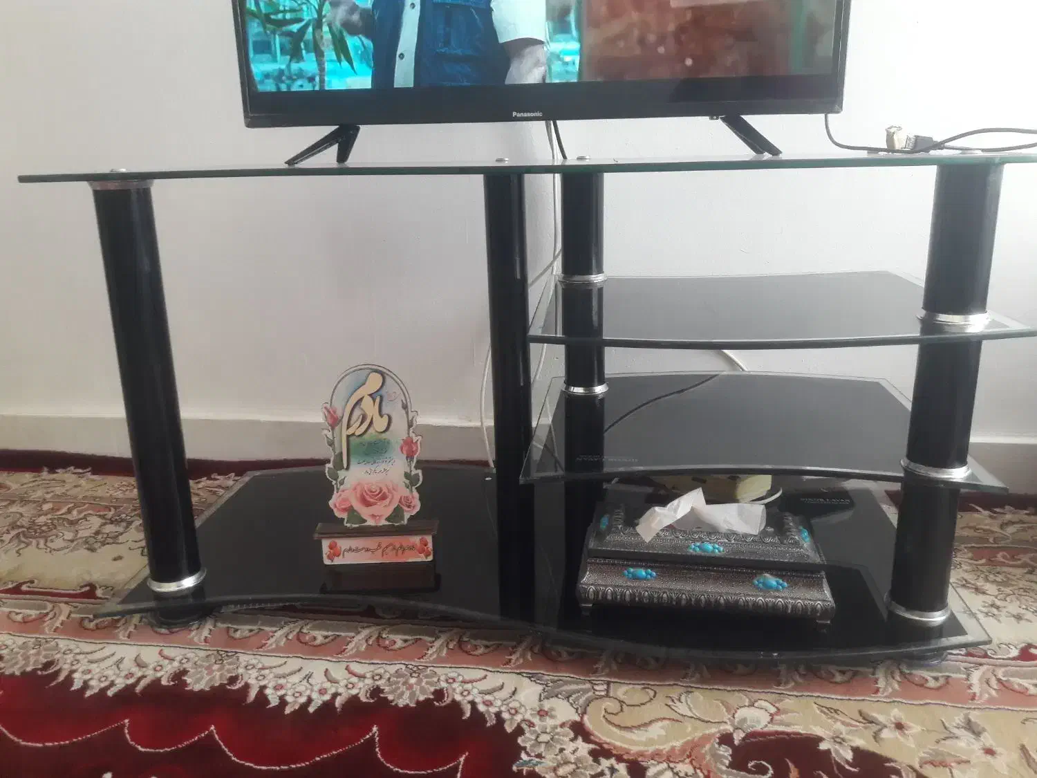 میزتلوزیون تمیزوسالم فروشی یامعاوضه بابراکت تلوزیو|میز تلویزیون|فردوس (خراسان), |دیوار