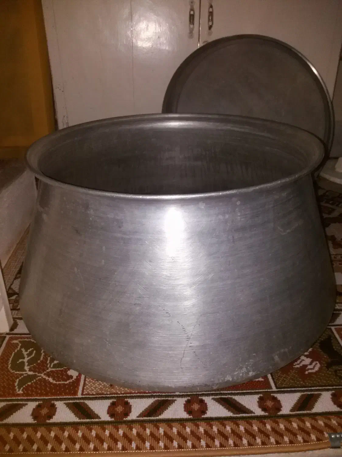 یک‌عدد‌‌دیک‌بزرگ‌وسنگین‌ومناسب|ظروف پخت‌وپز|بندر ترکمن, |دیوار