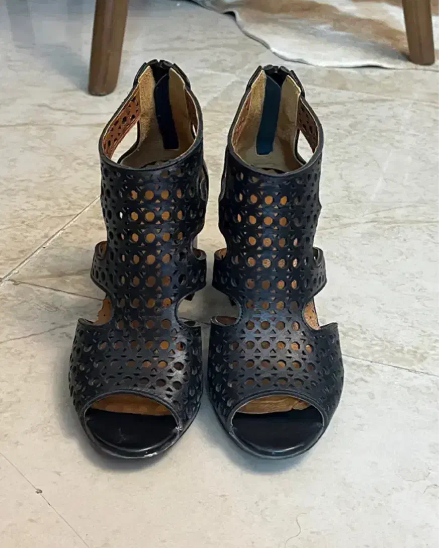 کفش تابستونی چرم سایز ۳۷|کیف، کفش، کمربند|قزوین, |دیوار