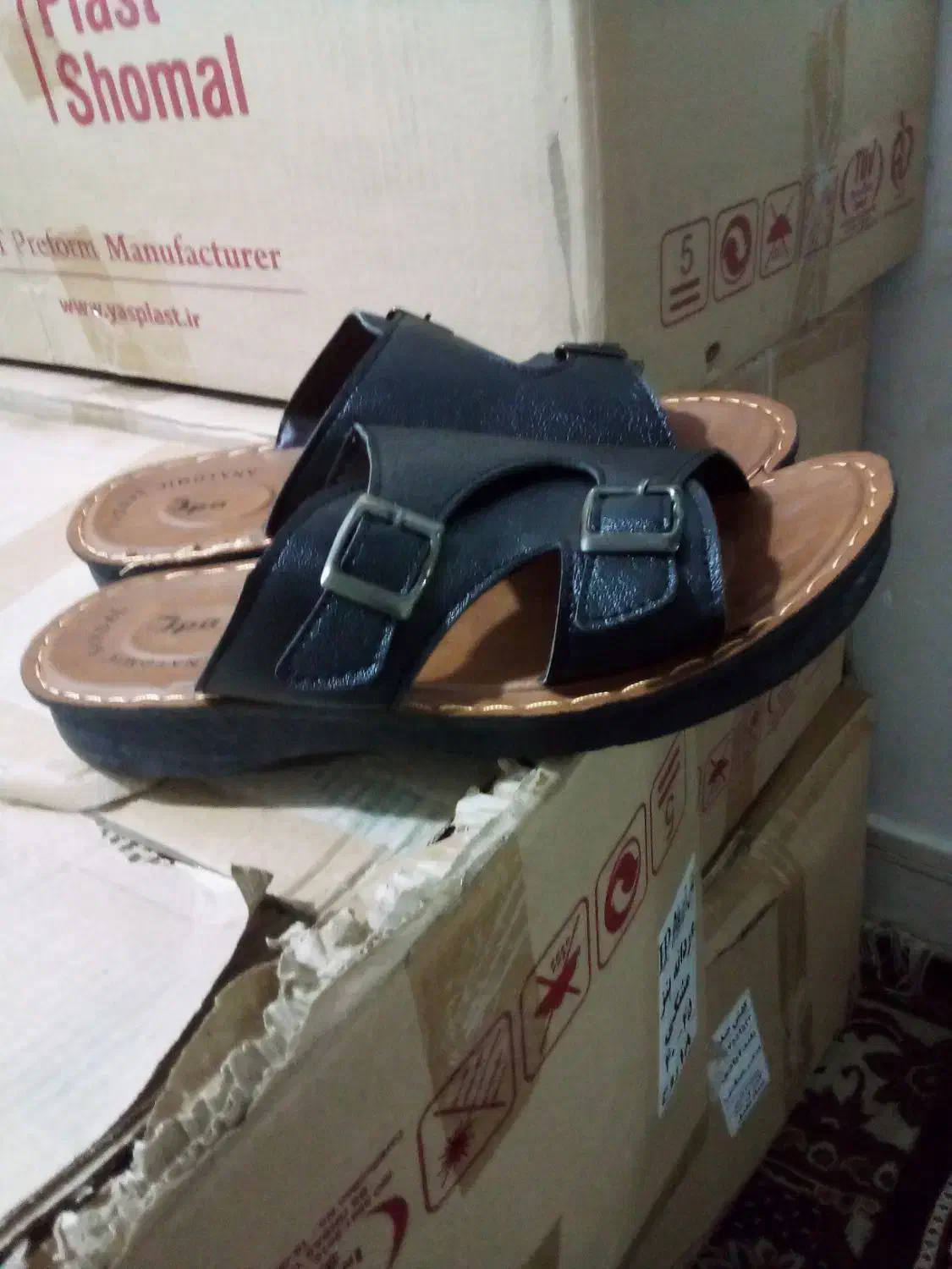 دمپایی مردانه به فرش میرسد|کیف، کفش، کمربند|بندرعباس, |دیوار