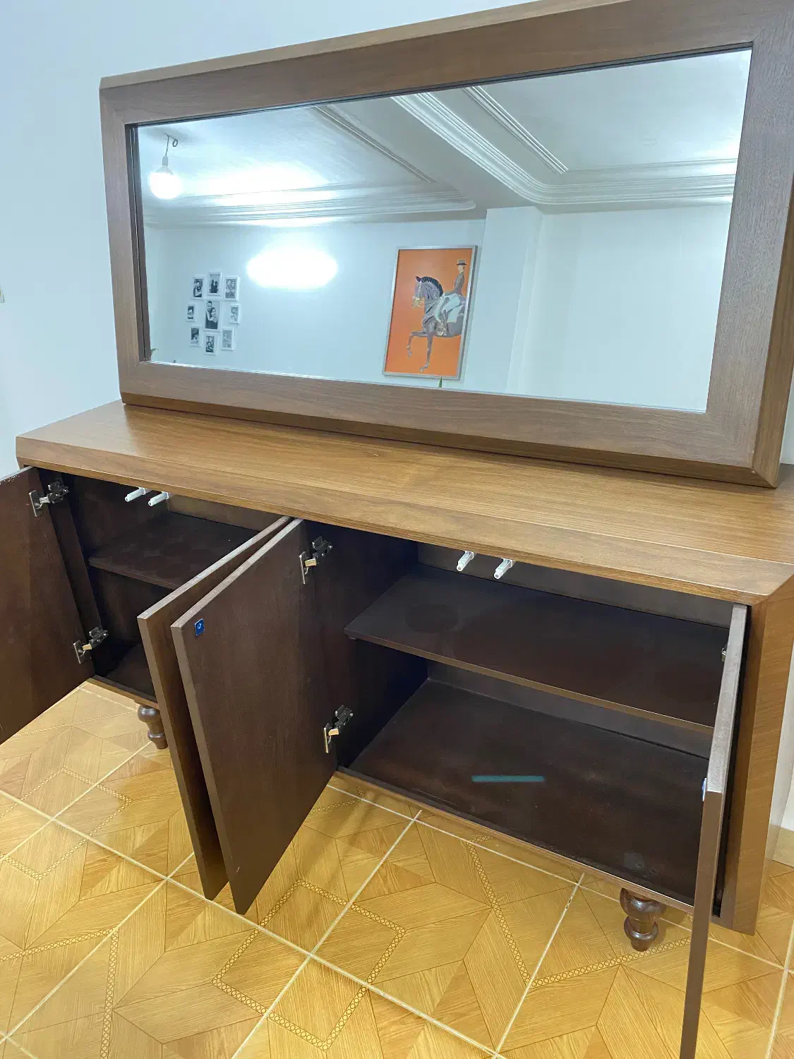 آینه و کنسول در حد نو|بوفه، ویترین، کنسول|قائم‌شهر, |دیوار