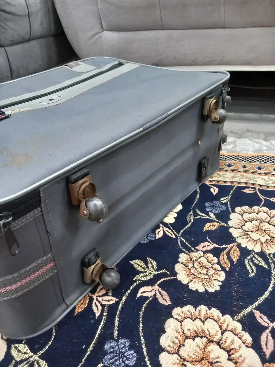 چمدان ۵۰۰|کیف، کفش، کمربند|اهواز, شهدای انتظامی|دیوار