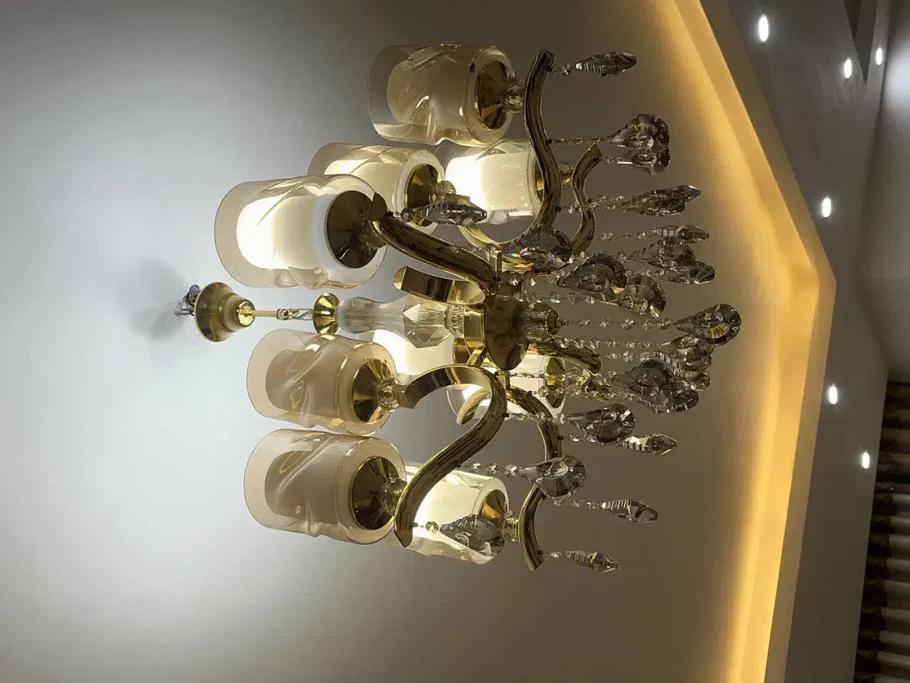 لوستر|لوستر و چراغ آویز|مشکین‌دشت, |دیوار