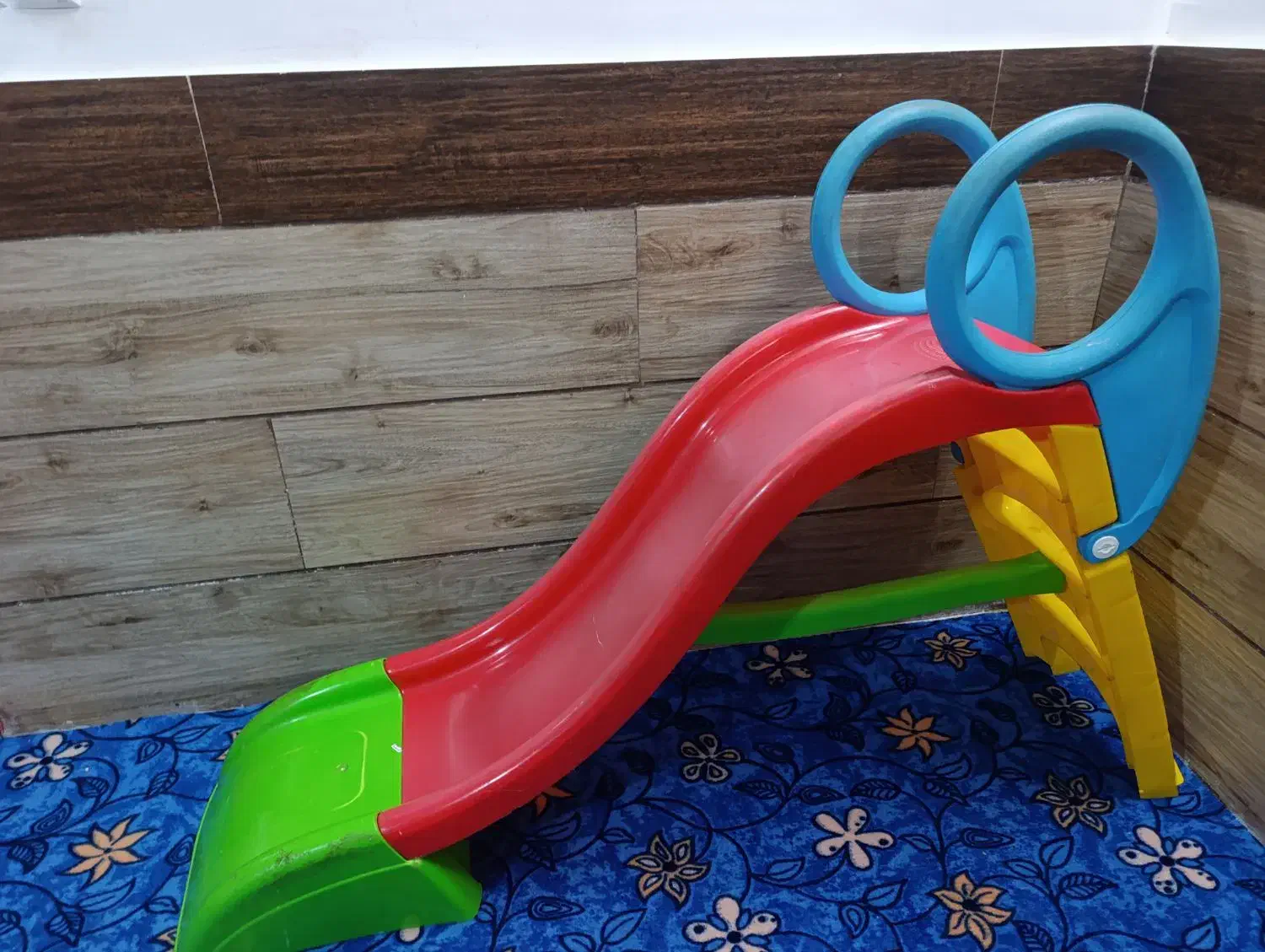 سرسره کودک|اسباببازی بچه|تربت جام, میان جام|دیوار