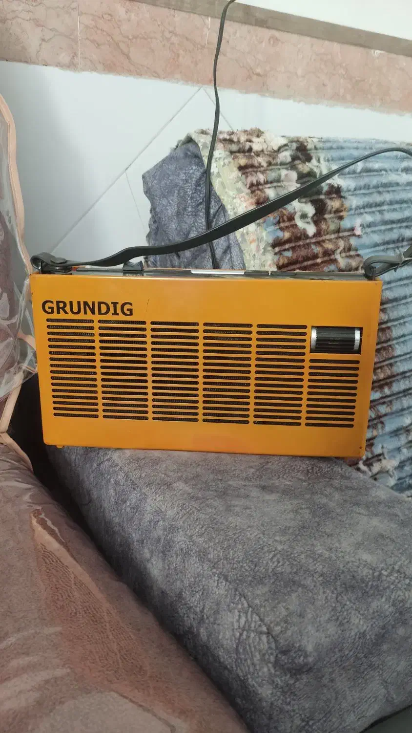 رادیو گراندیگ آلمانی و رادیو ضبط سانیو وفیشر|کلکسیون اشیاء عتیقه|شیدا, |دیوار