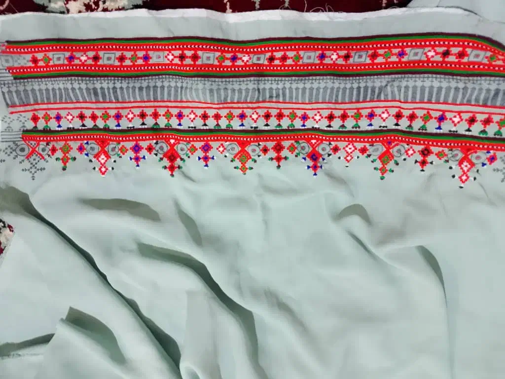 لباس سبزو دوچ|لباس|خاش, |دیوار