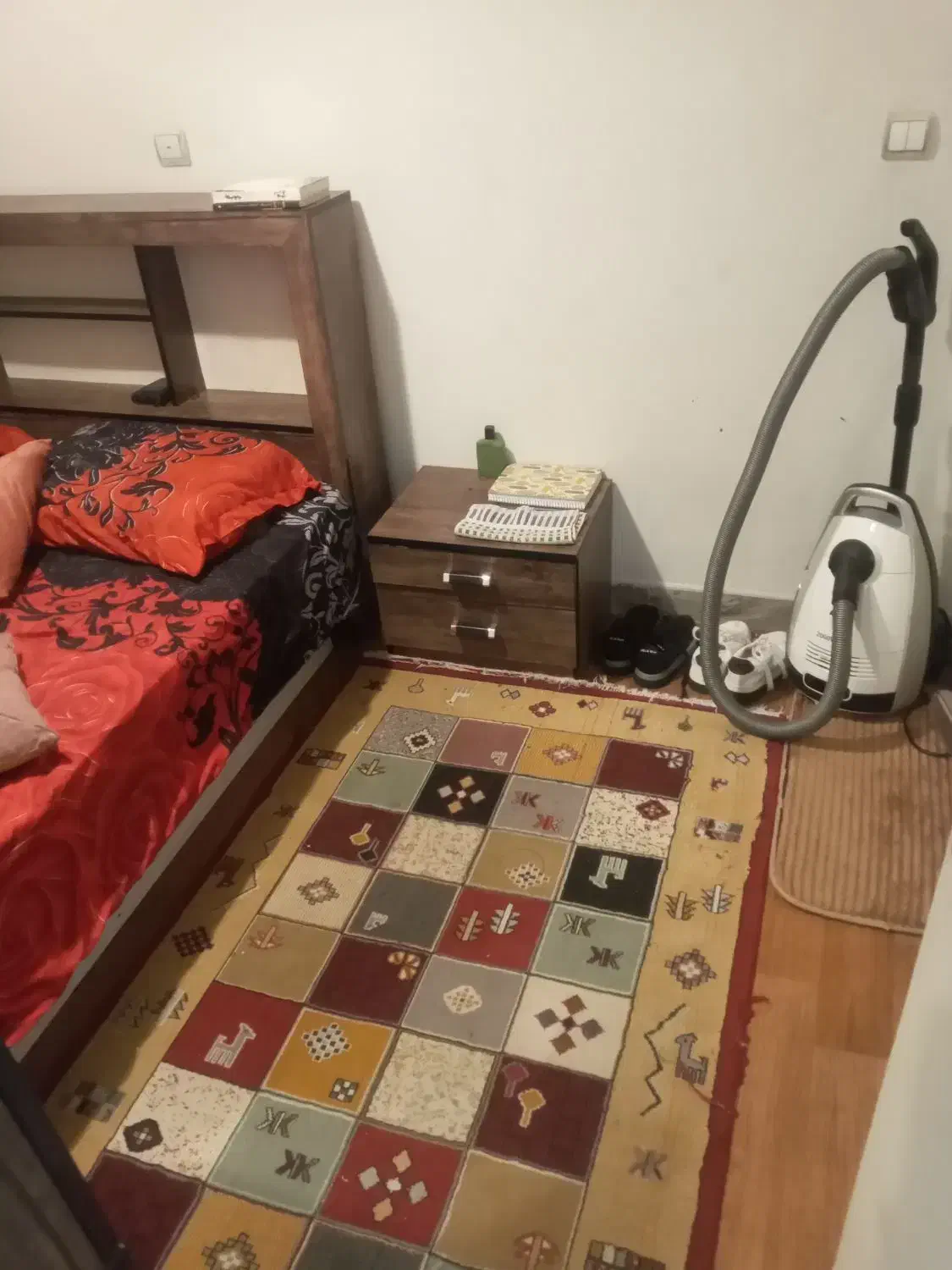 نیازمند همخونه همخانه خ