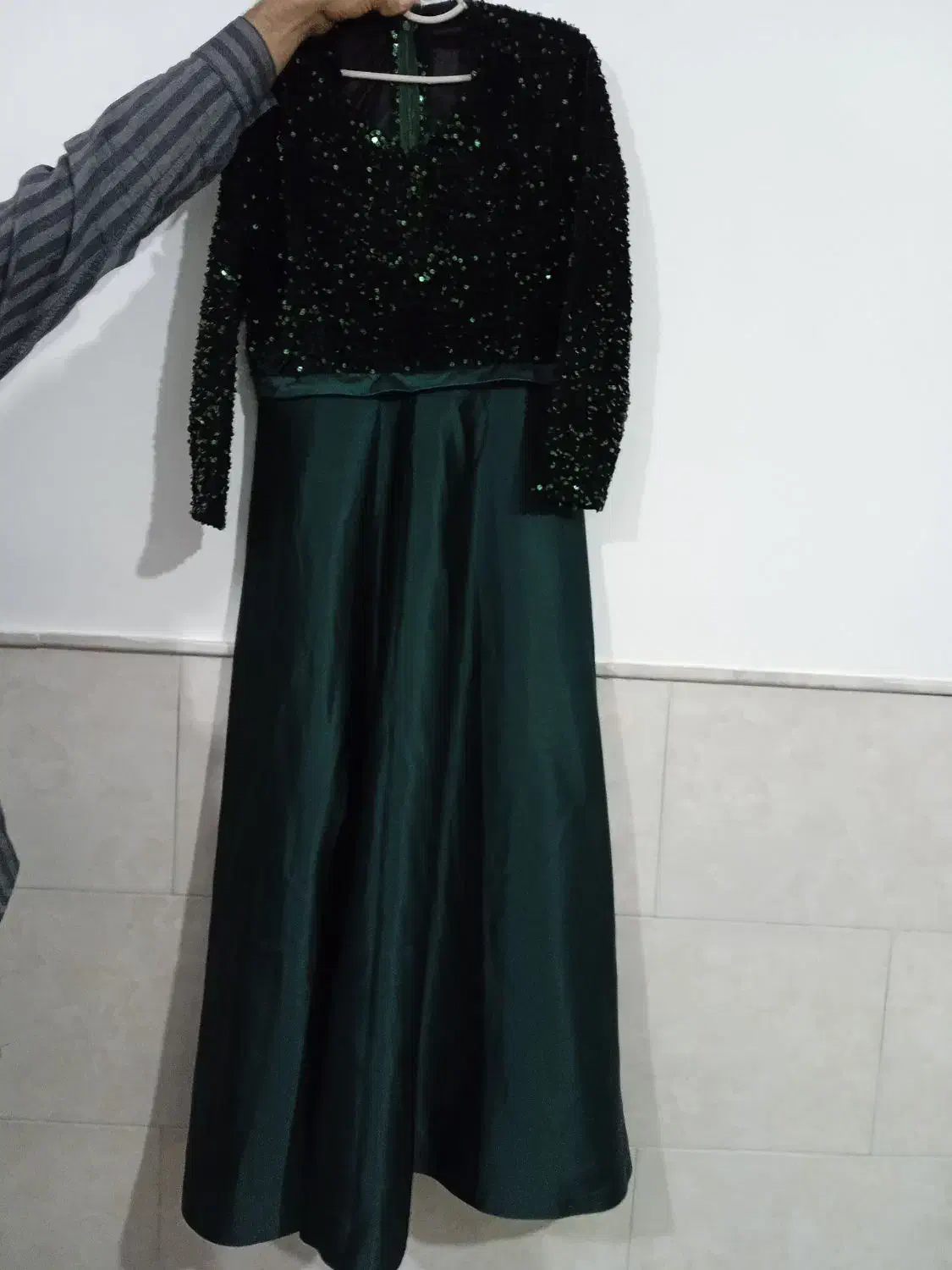 لباس های مجلسی و بادی زمستانی|لباس|قم, قلعه کامکار|دیوار