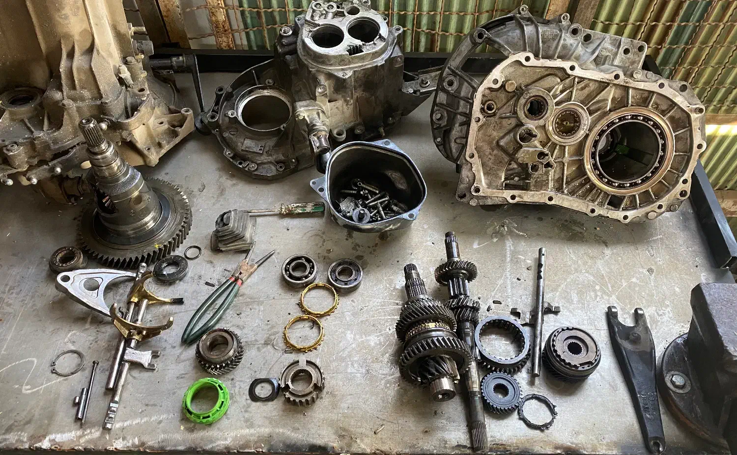 تعمیرگیربکس ۲۰۶ ال۹۰ پژو سایپا و لوازم استوک اصلی|خدمات موتور و ماشین|تهران, کیانشهر|دیوار