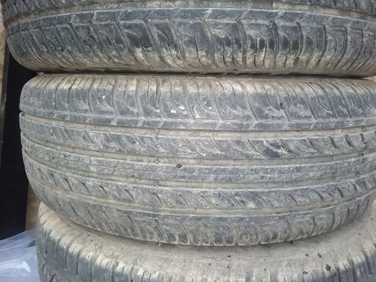 سه حلقه لاستیک 185|قطعات یدکی و لوازم جانبی|شاهین‌شهر, مسکن مهر|دیوار