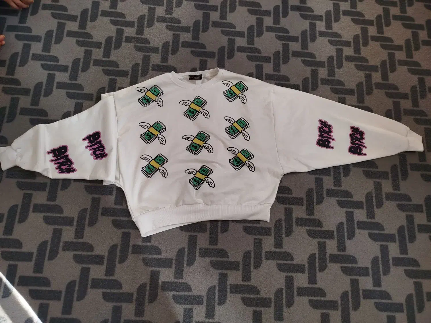 لباس|لباس|خرم‌آباد, |دیوار