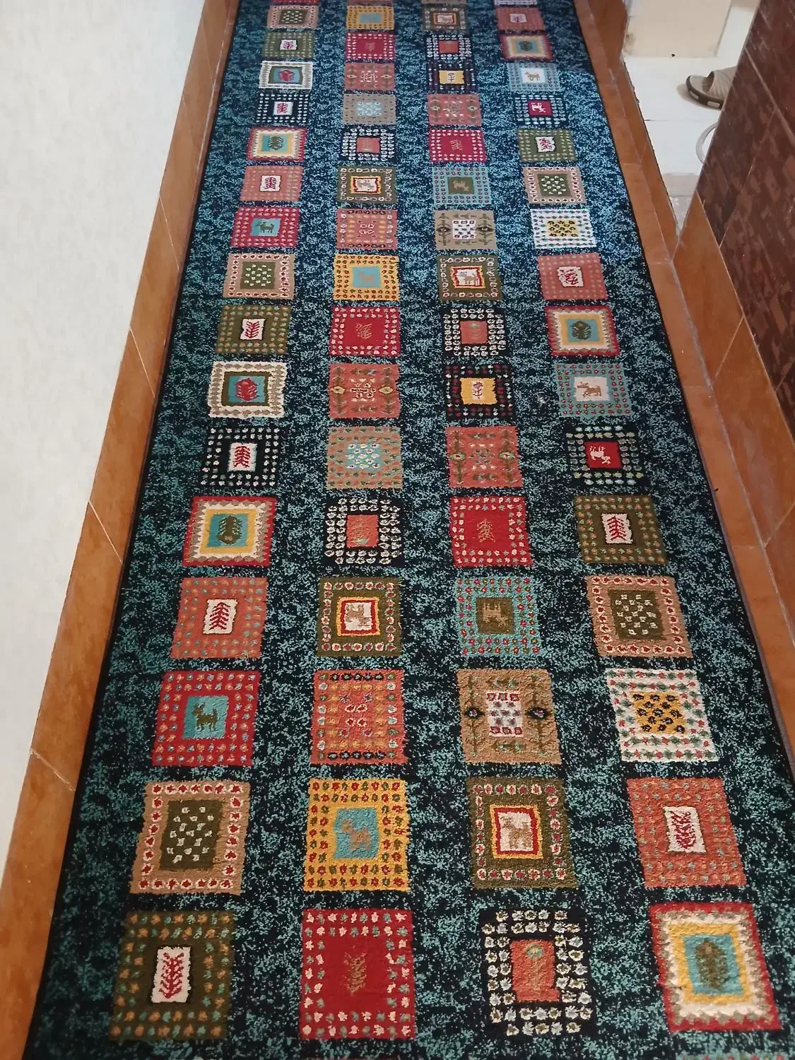 گلیم فرش شش متری و کناره 3 متری|فرش|صدرا-فارس, فاز ۱|دیوار