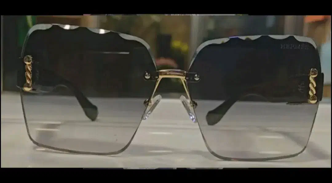 روسری شالی زمستانی گرم شیک و یک عدد عینک دودی شیک|زیورآلات و اکسسوری|سنندج, |دیوار