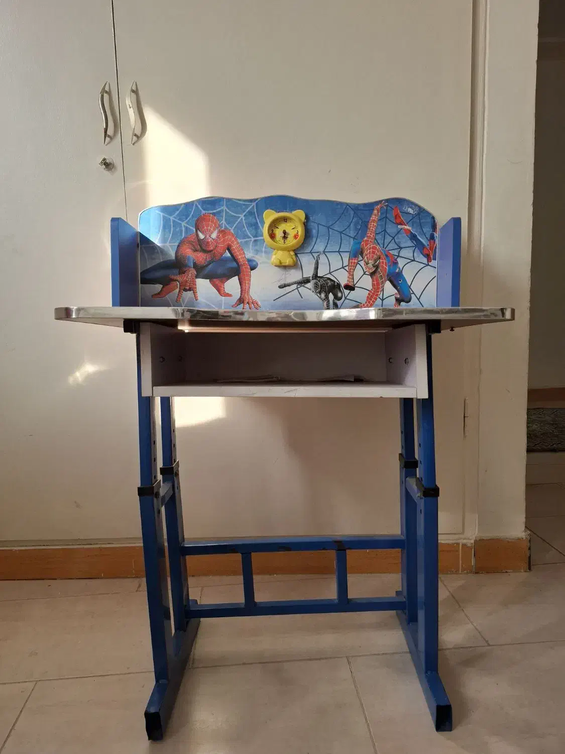 میز|میز تحریر و کامپیوتر|تهران, جوانمردان (اندیشه)|دیوار