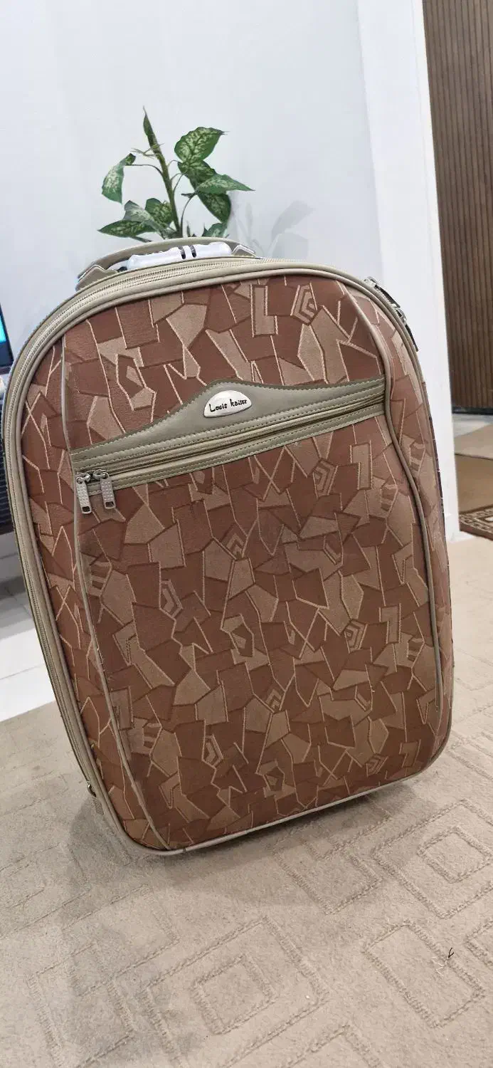 چمدان|کیف، کفش، کمربند|کرج, حصار سرجوب|دیوار