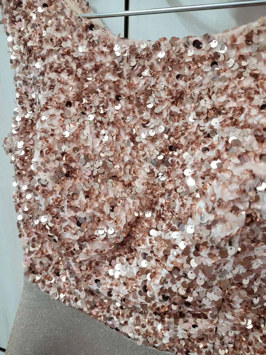 لباس مجلسی نو|لباس|دهق, |دیوار