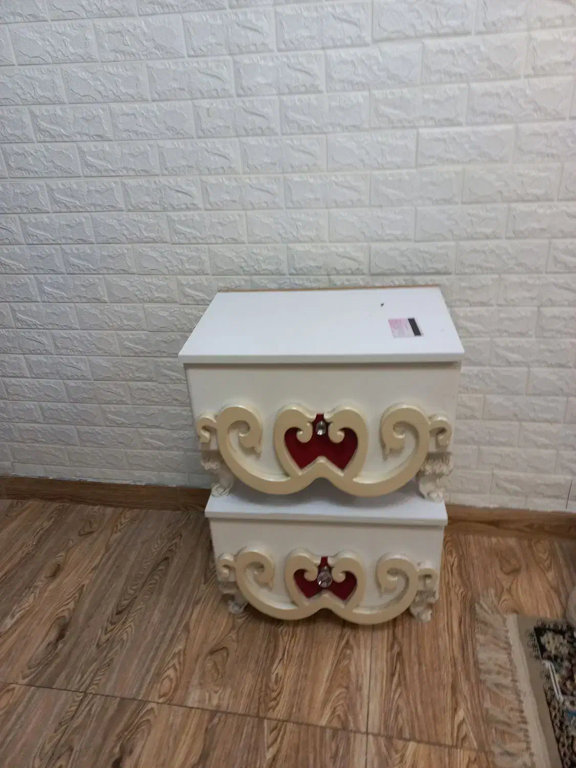 میز ارایش و تخت بزرگ سلطنتی|تخت و سرویس خواب|کوچصفهان, |دیوار