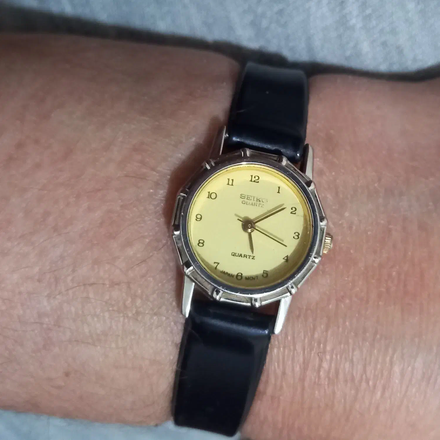 ساعت های قدیمی|ساعت|صدرا-فارس, فاز ۱|دیوار