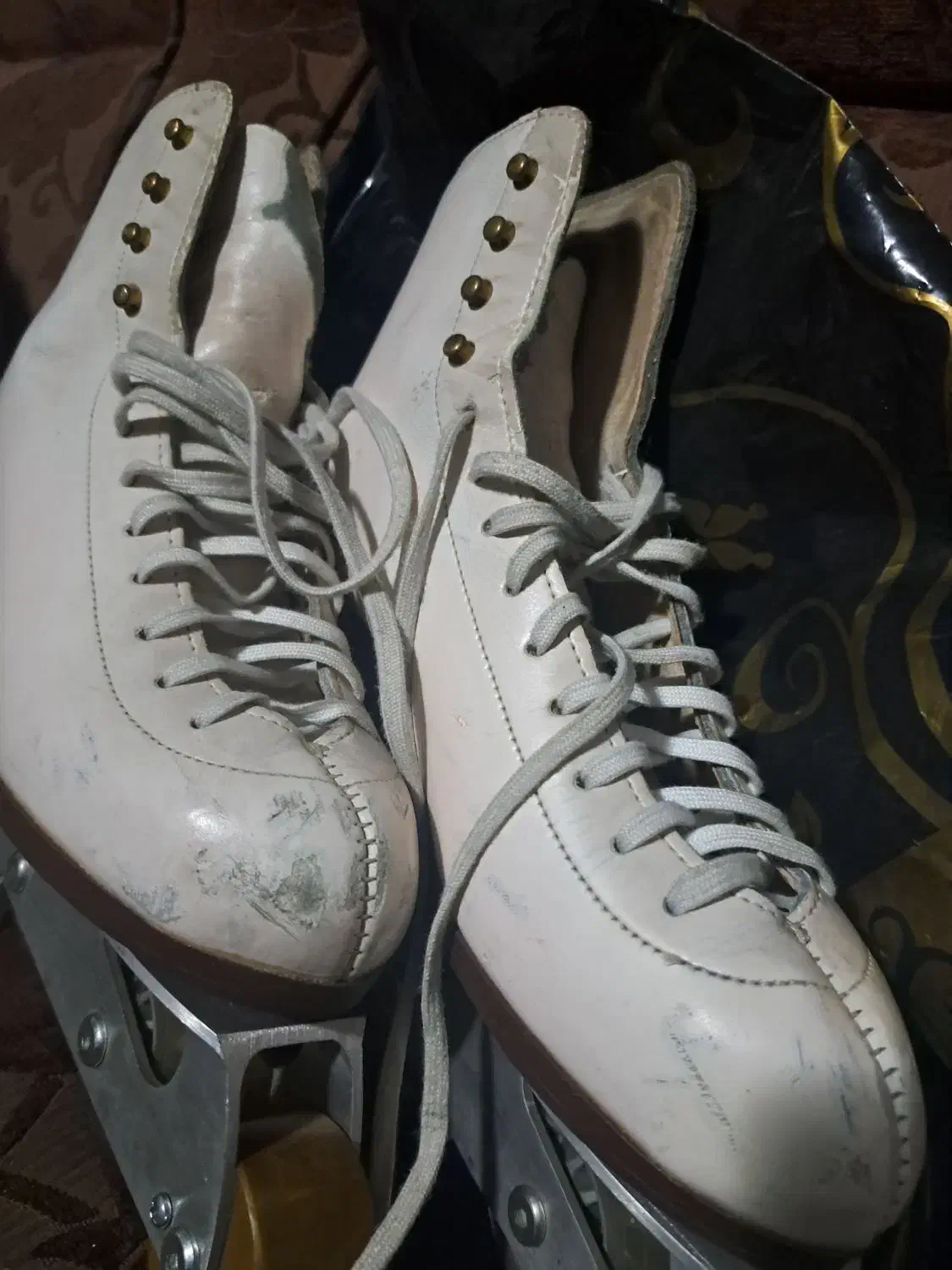 کفش اسکیت نمایشی|دوچرخه، اسکیت، اسکوتر|تهران, مینیسیتی (شهرک نفت)|دیوار