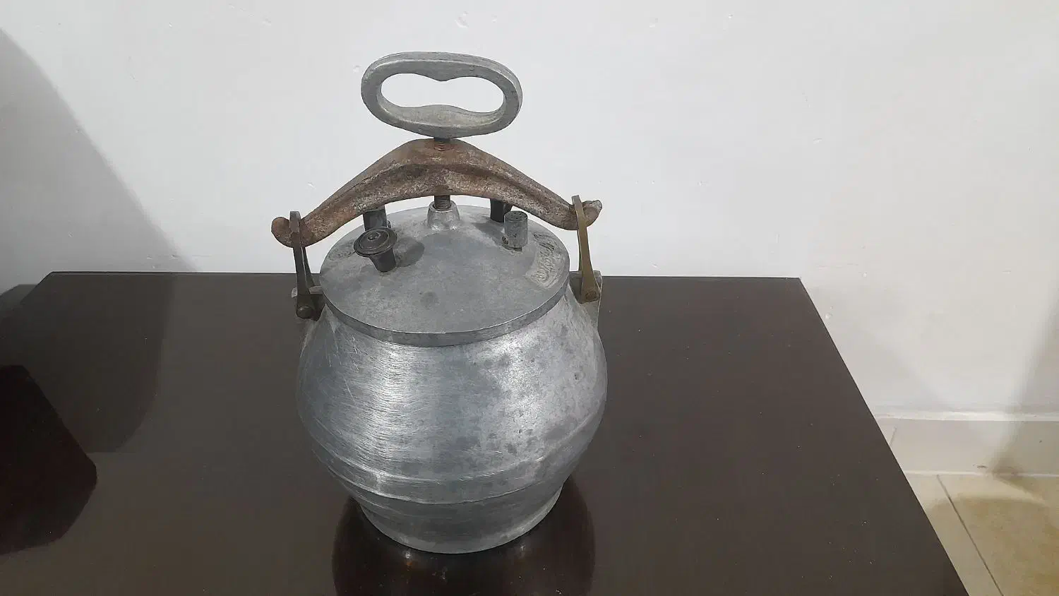 زودپز|ظروف پختوپز|رشت, باهنر|دیوار