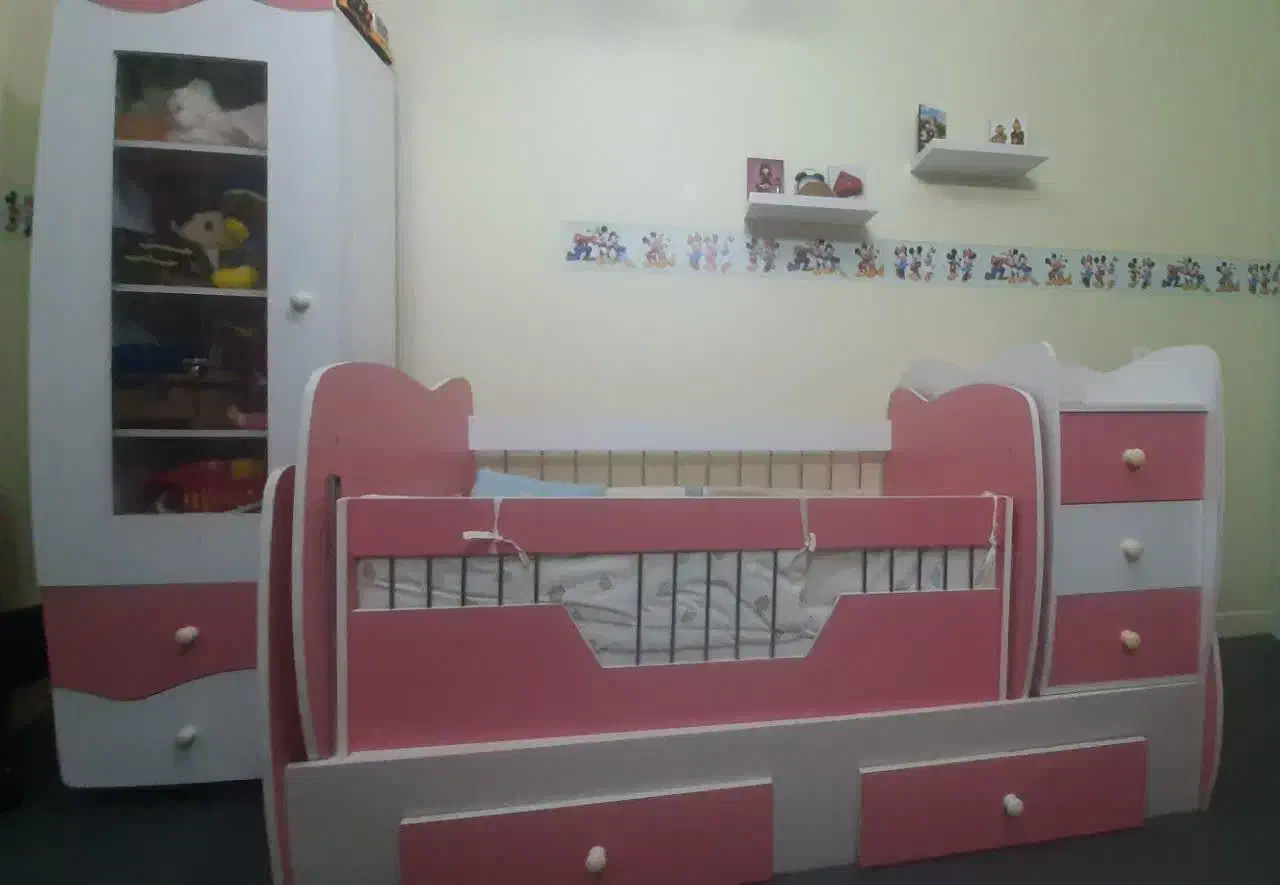 تخت  خواب نوجوان و کودکانه|تخت و سرویس خواب|کرج, شهرک جهان‌نما|دیوار