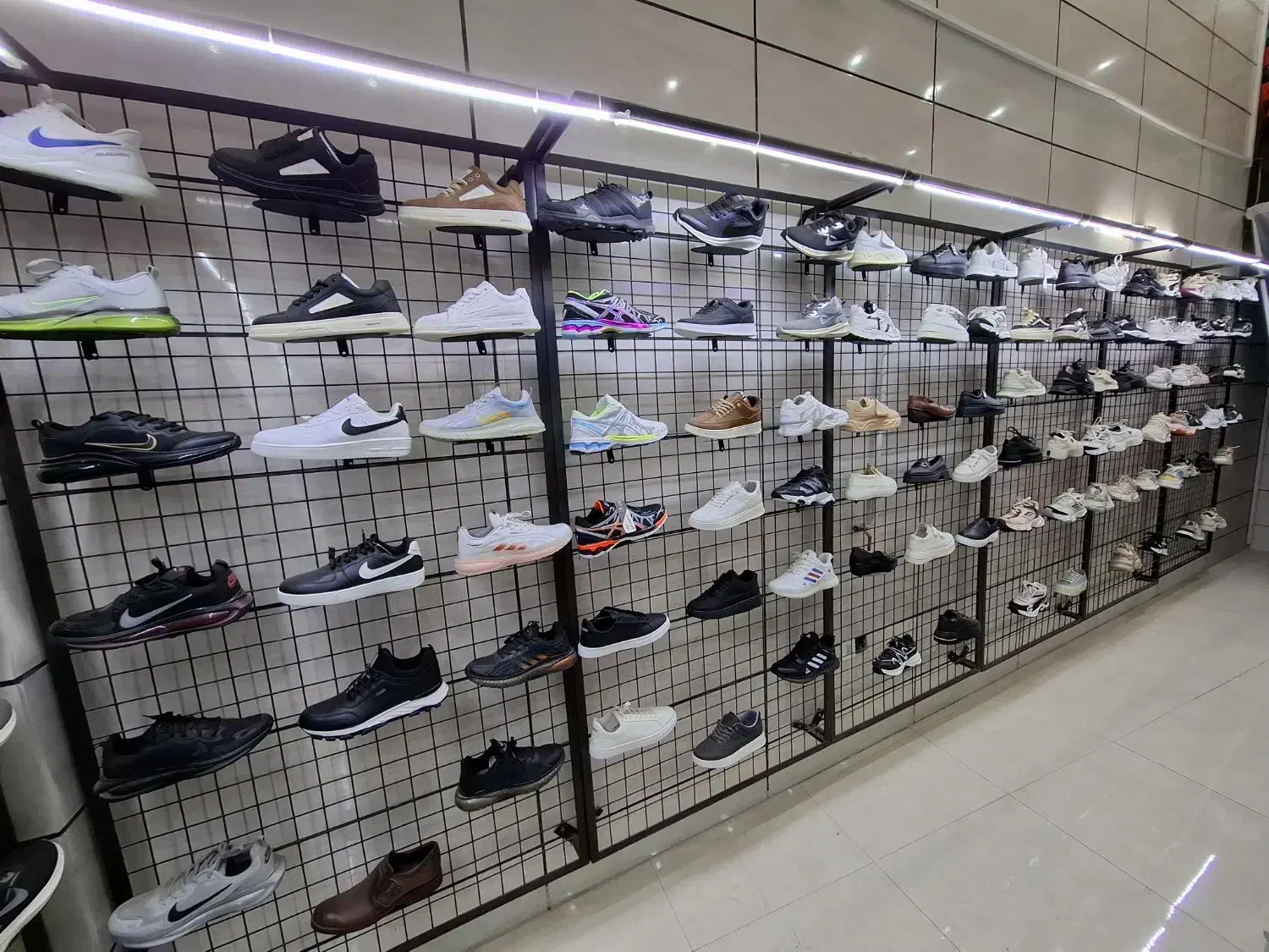 فروش کفش عمده|کیف، کفش، کمربند|اسفرورین, |دیوار