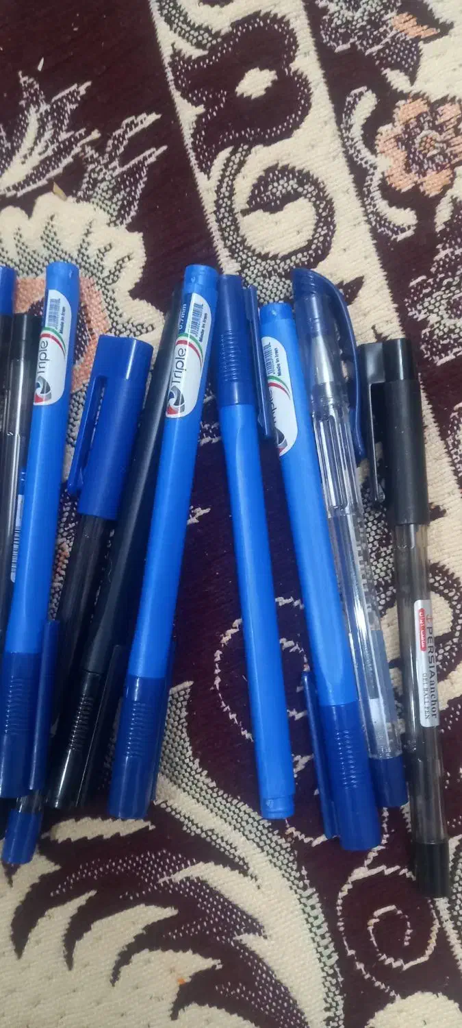 تعدادی خودکار ۶|لوازم التحریر|ماهیدشت, |دیوار