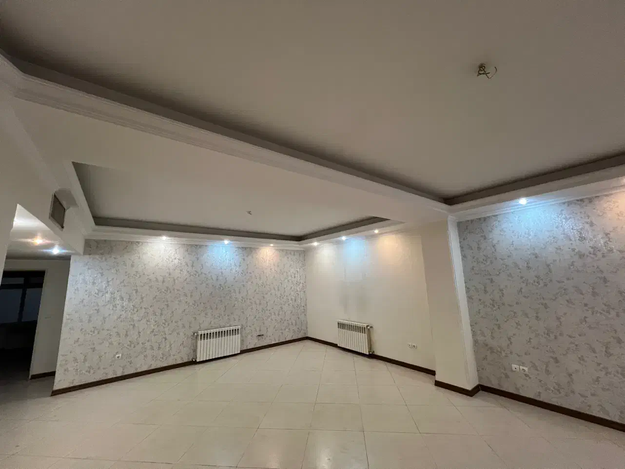 کوهک، خ سحر، ۱۳۰متر، دوخواب، پارکینگ انبار اسانسور