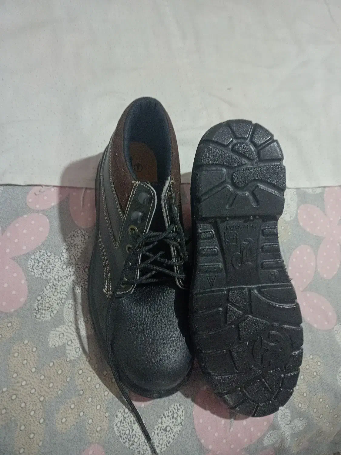 کفش ایمنی نو|کیف، کفش، کمربند|قروه, |دیوار