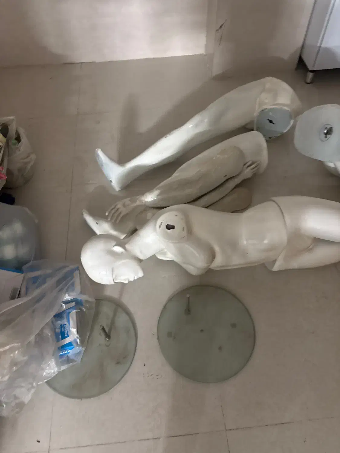 مانکن زن و مرد|مجسمه، تندیس، ماکت|قم, شهرک قدس|دیوار