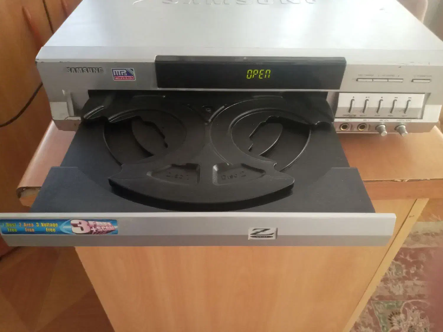 VCD|پخشکننده DVD و ویدیو|اندیشه, اندیشه فاز ۴|دیوار