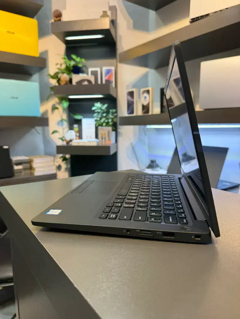 Dell latitude 7400|رایانه همراه|شیراز, ملاصدرا|دیوار