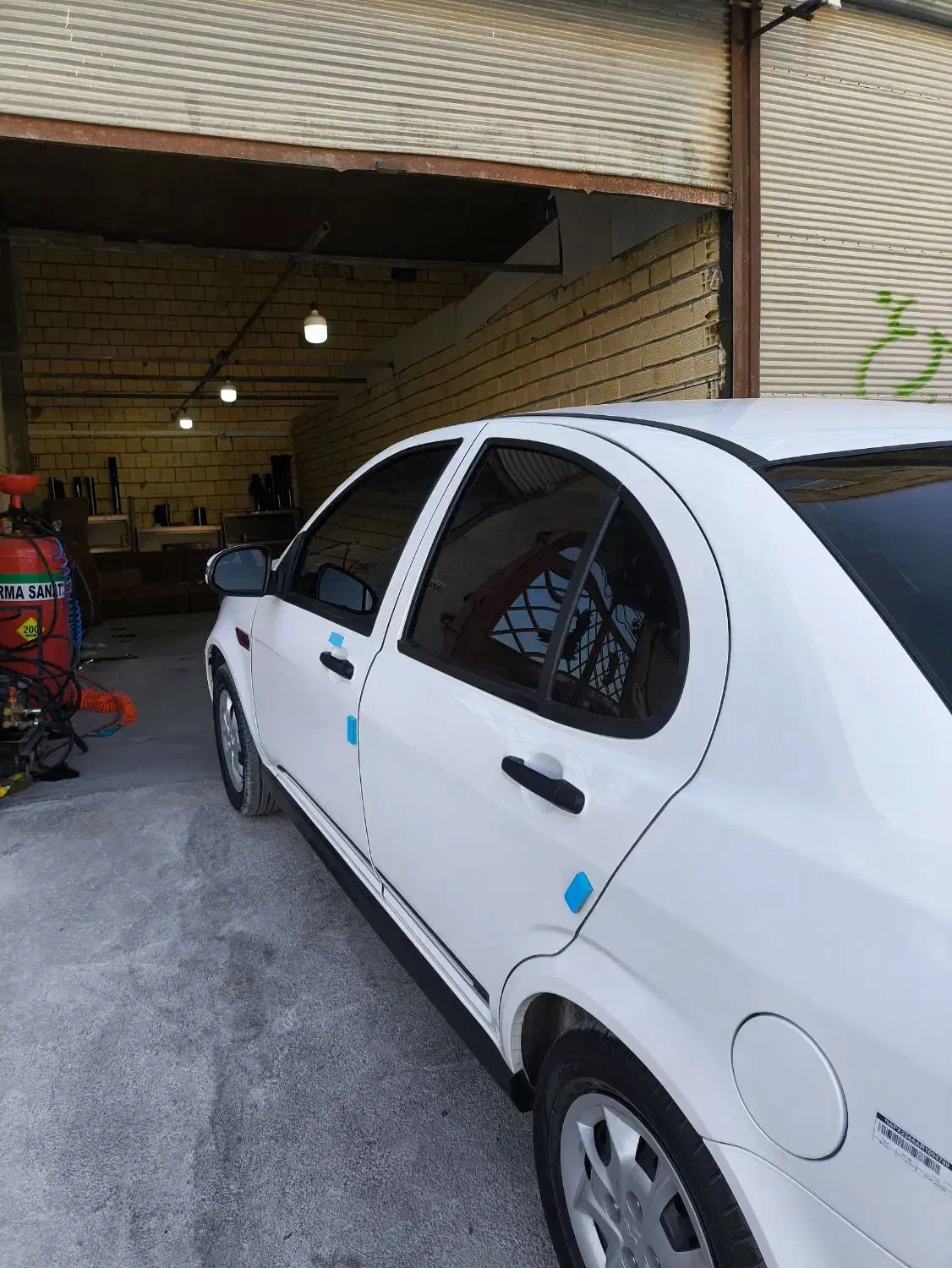 شیشه دودی ، سرپوشیده ، تخصصی|خدمات موتور و ماشین|کرمانشاه, |دیوار