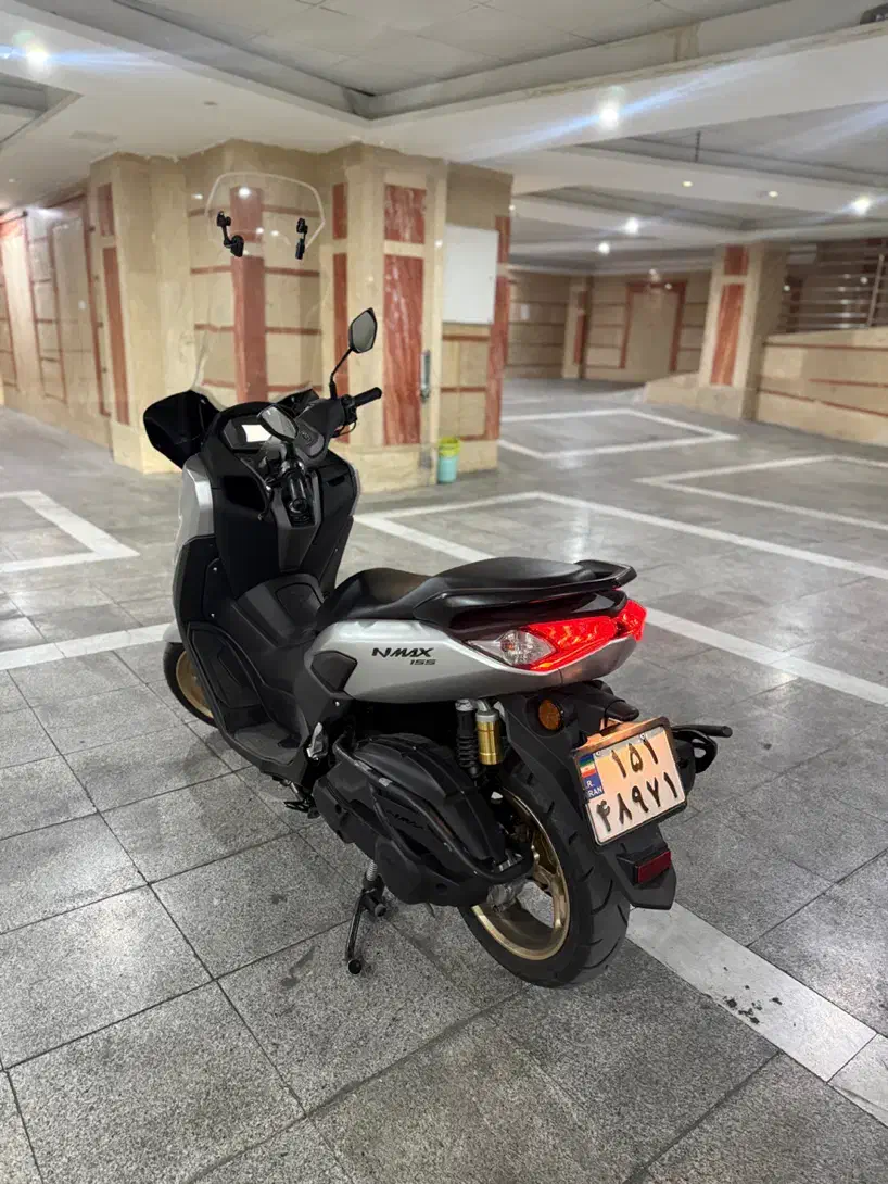 Nmax 402|موتورسیکلت|تهران, درختی|دیوار