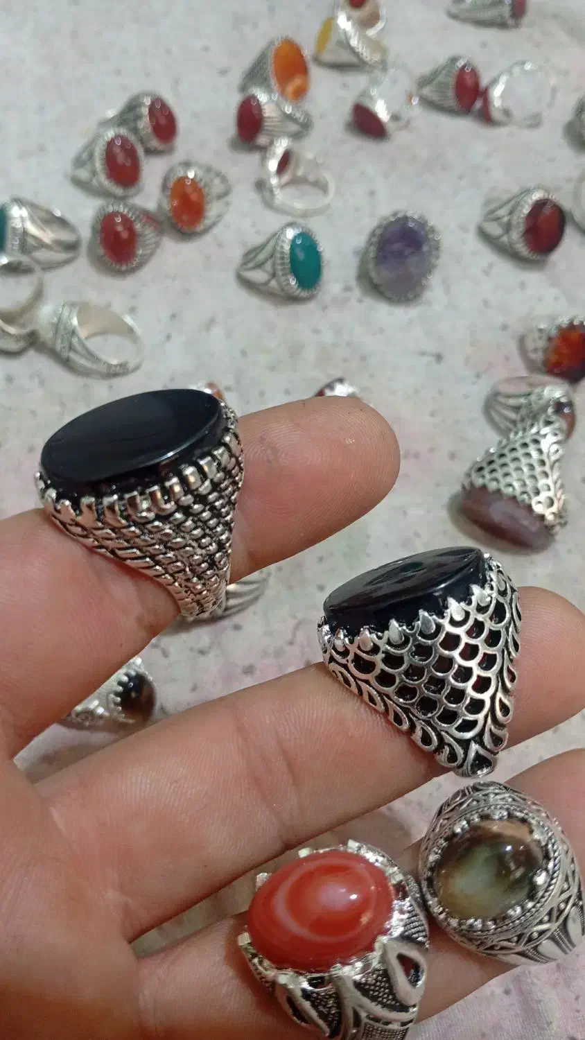 سرخ ومشکی|کلکسیون اشیاء عتیقه|بندرعباس, |دیوار