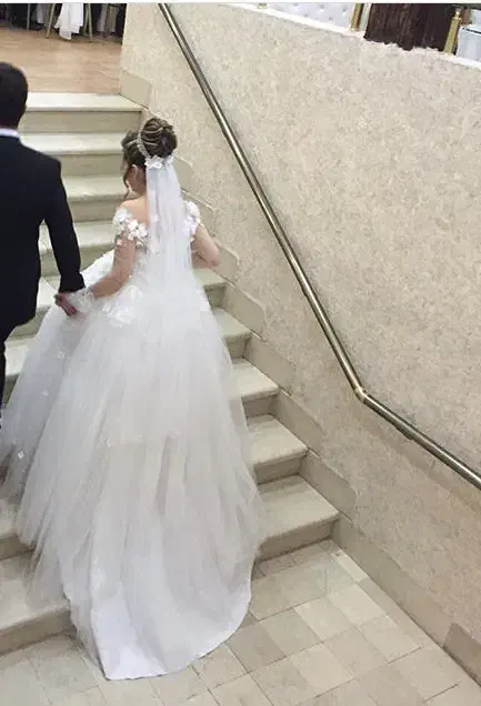 لباس عروس|لباس|رشت, گلسار|دیوار