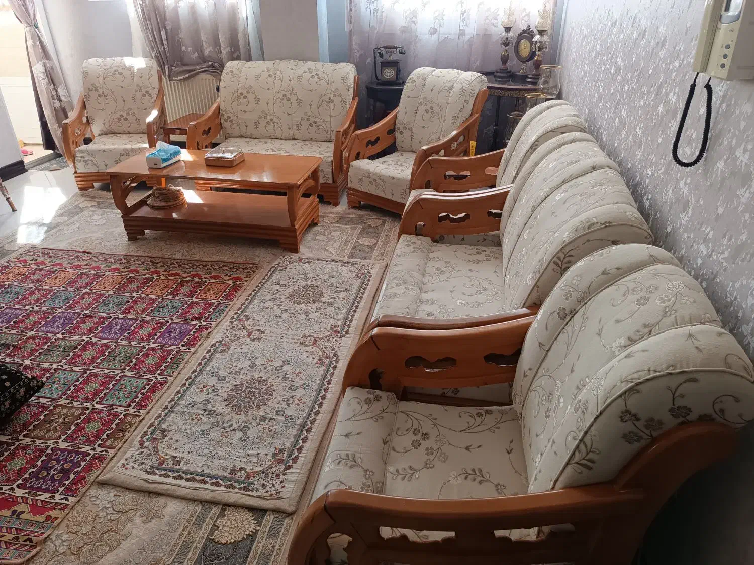 مبل هشت نفره راحتی بهمراه میز و عسلی|مبلمان خانگی و میز عسلی|شاهین‌شهر, شهرک هشت بهشت|دیوار