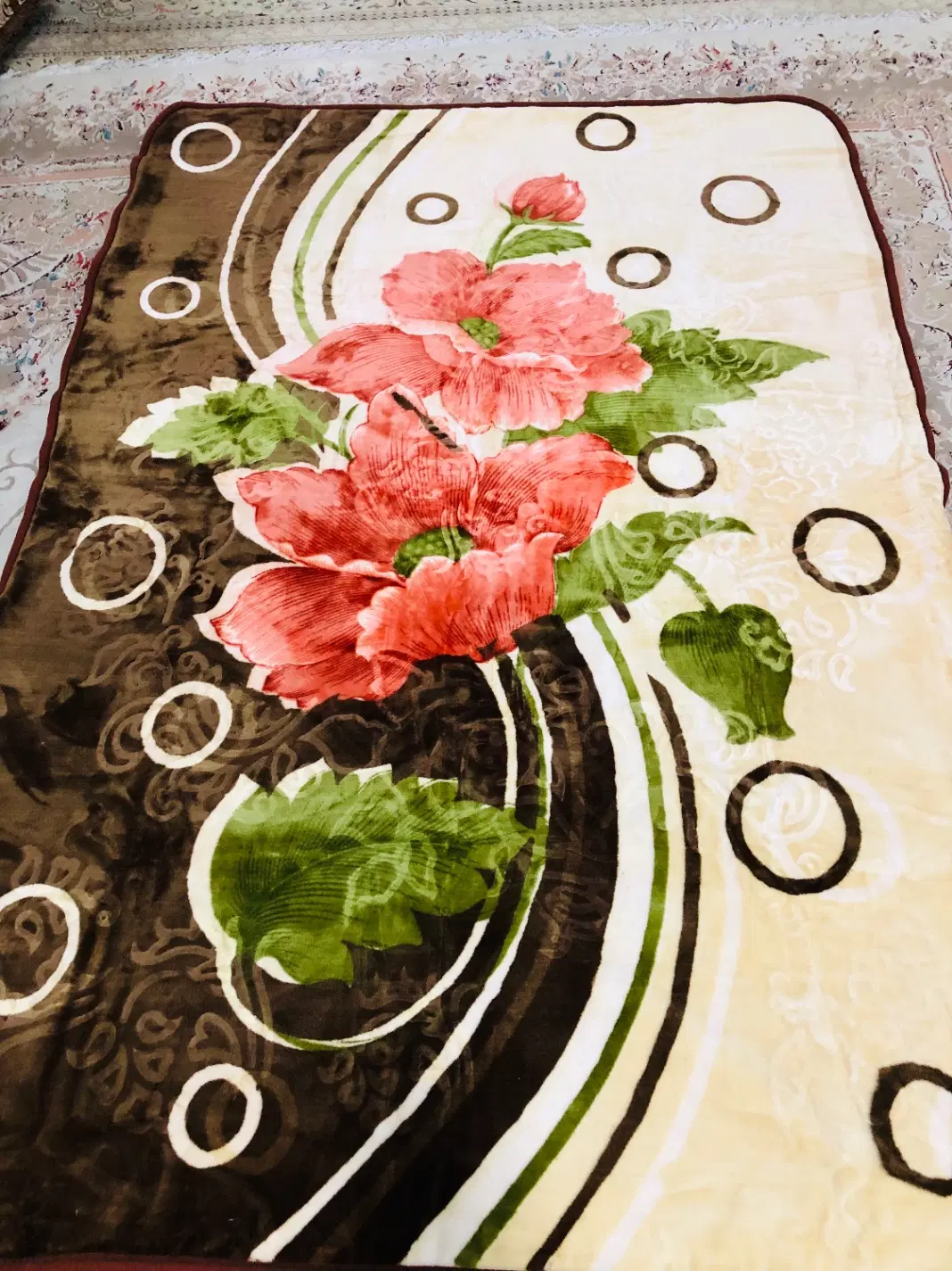 پتو در جم|رختخواب، بالش، پتو|جم, |دیوار