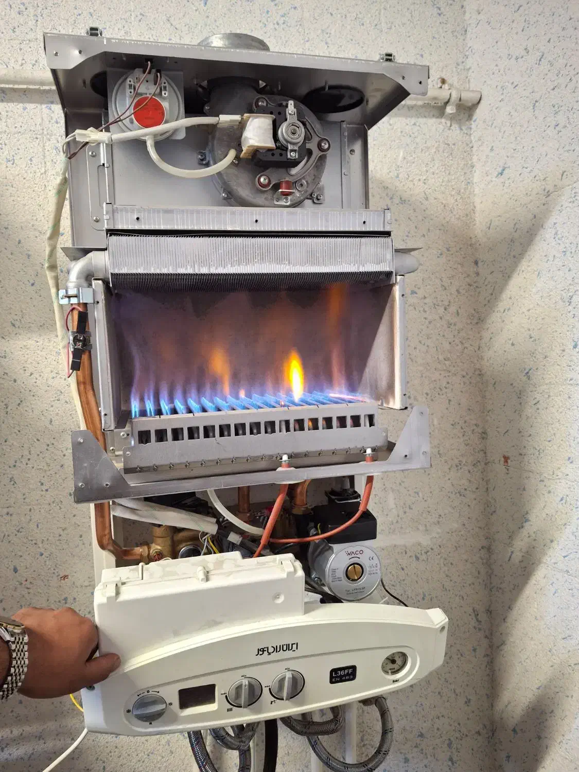 تعمیرات و سرویس پکیج و آبگرمکن|آبگرمکن، پکیج، شوفاژ|مینودشت, |دیوار