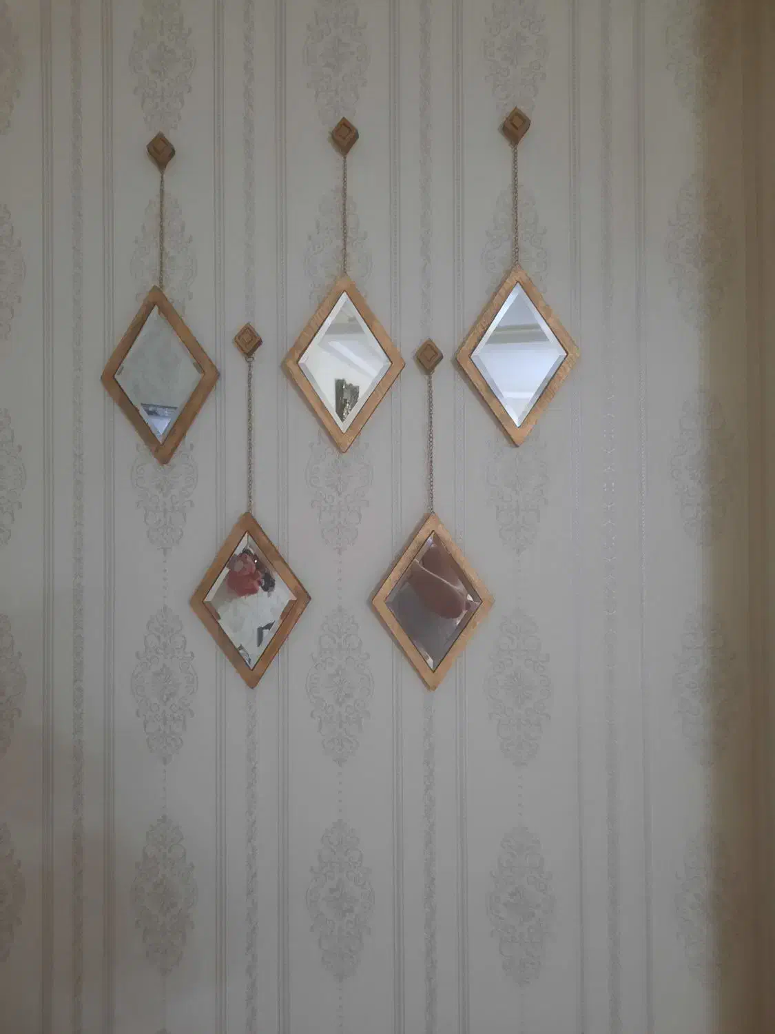 اینه لوزی تازه خریدم به دلیل تعقیر دکور|آینه|آستانه اشرفیه, |دیوار